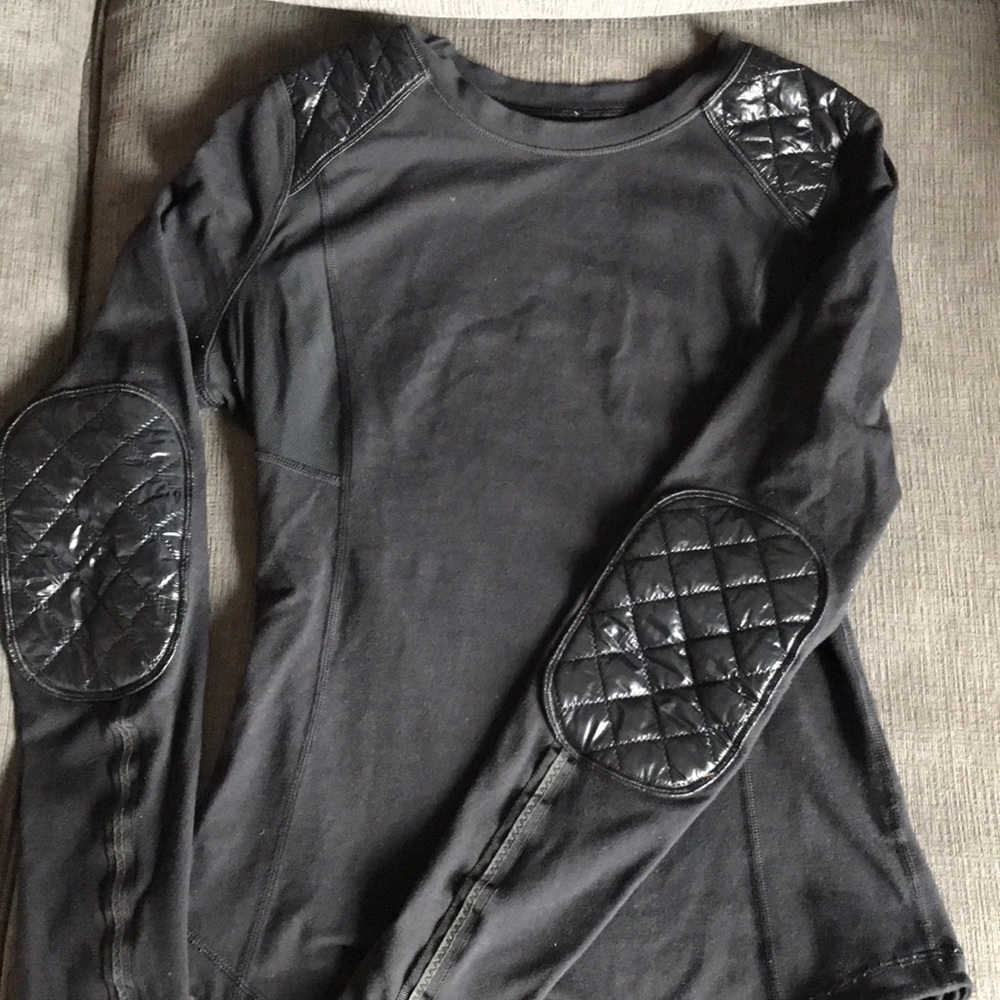 Black size 4 Lululemon long sleeve